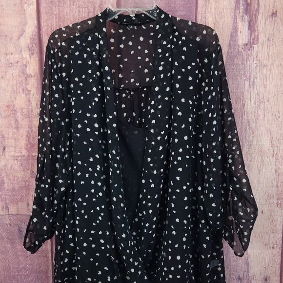 Torrid 4 Sheer Black White Hearts Print Hi Lo Blouse 4X - Picture 4 of 8